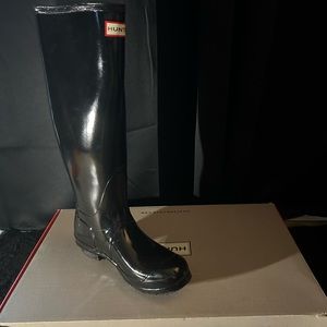 Hunter boots black, size 8 in box